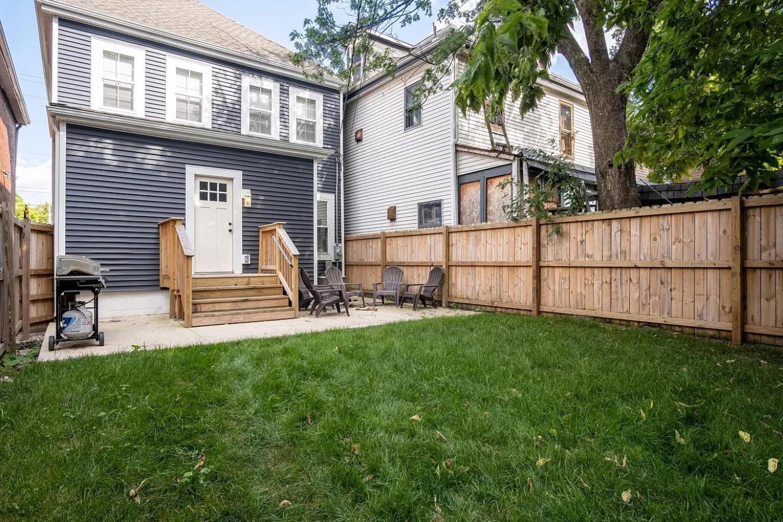Beautiful 4 Bedroom House Near Downtown With Garage Parking And Backyard Dom wakacyjny Columbus