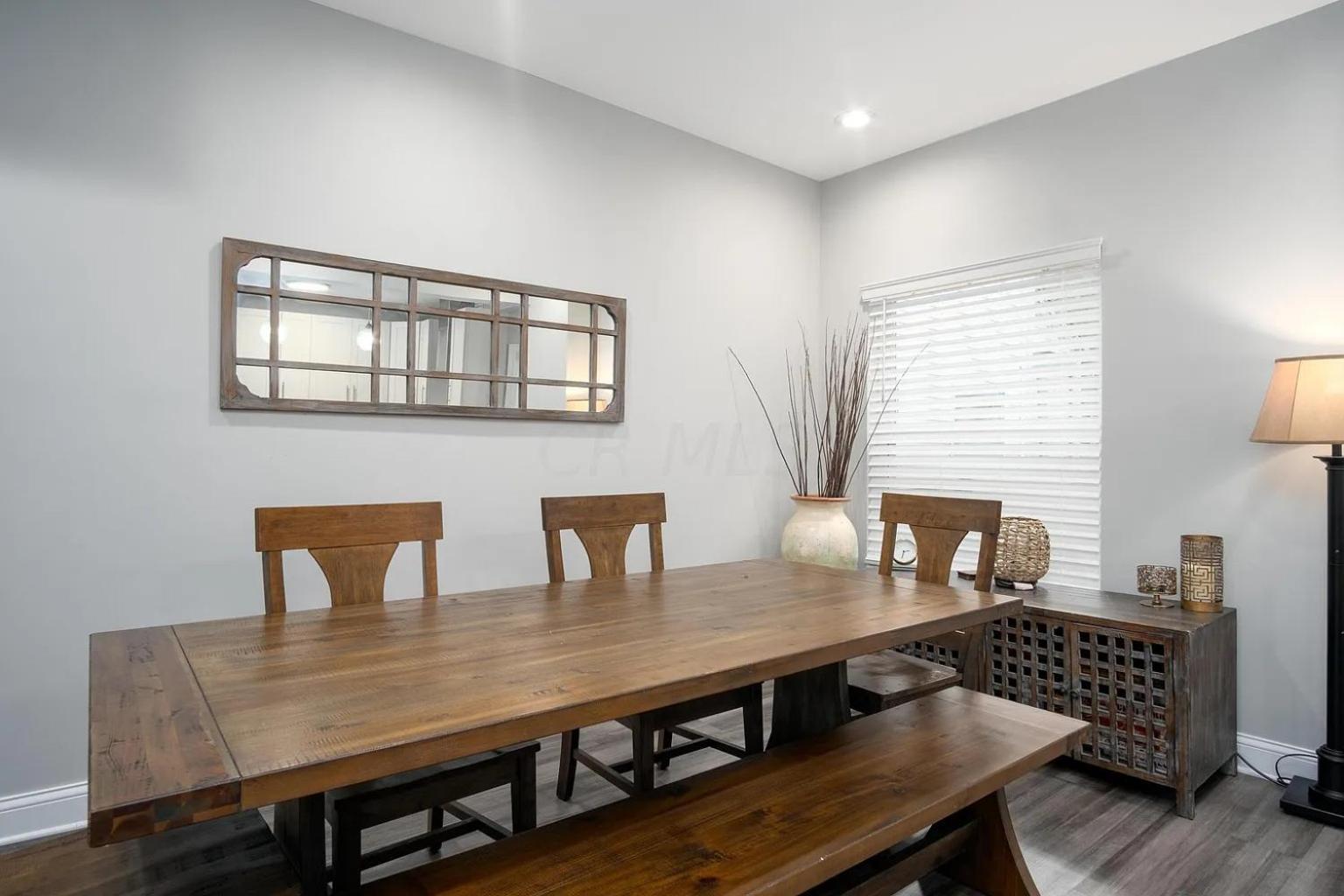 Beautiful 4 Bedroom House Near Downtown With Garage Parking And Backyard Columbus